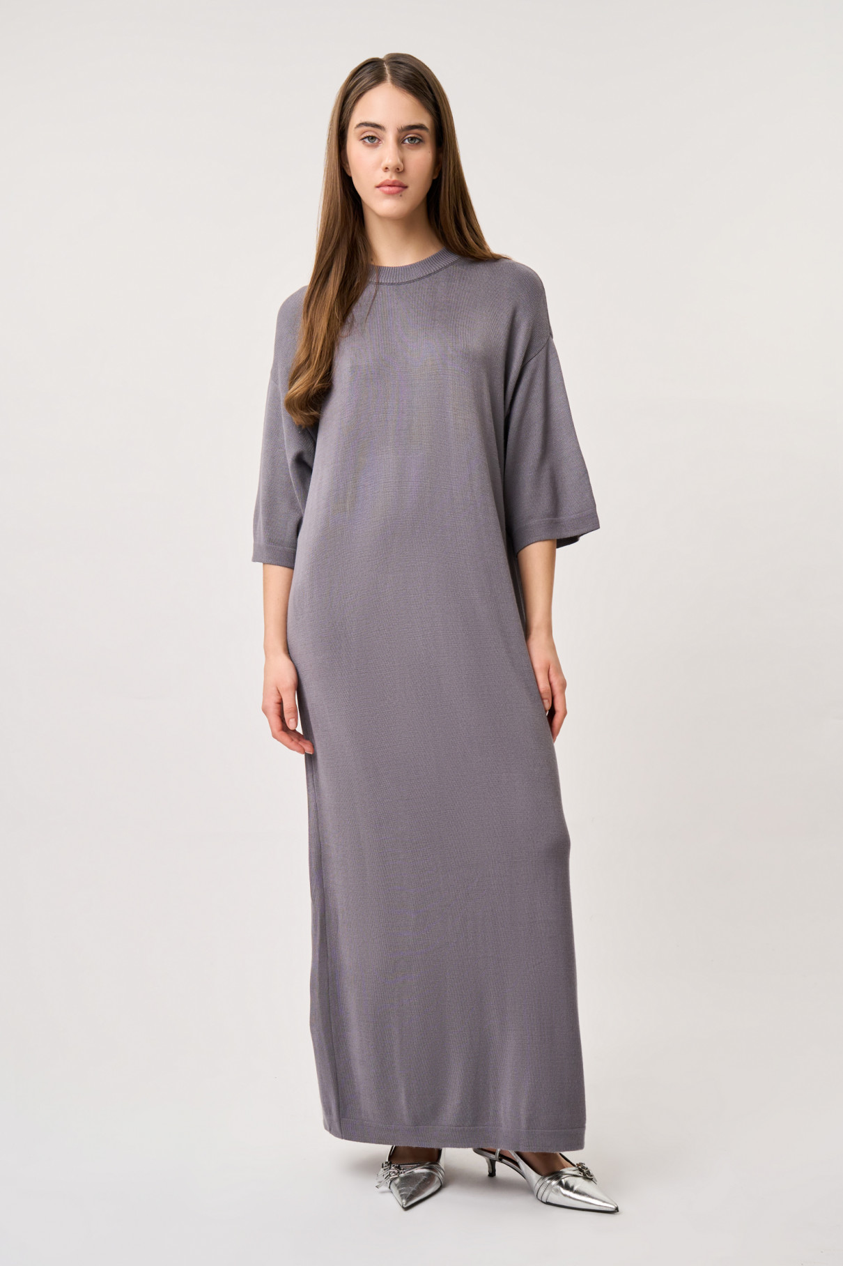 Трикотажное платье прямого кроя серое , Серый, арт. FR2201GRSPCO купить в интернет-магазине
