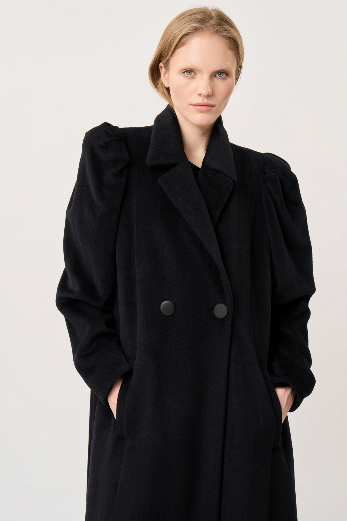 Двубортное черное пальто , Чёрный, арт. FR21-ПК-10-чр-4 купить в интернет-магазине