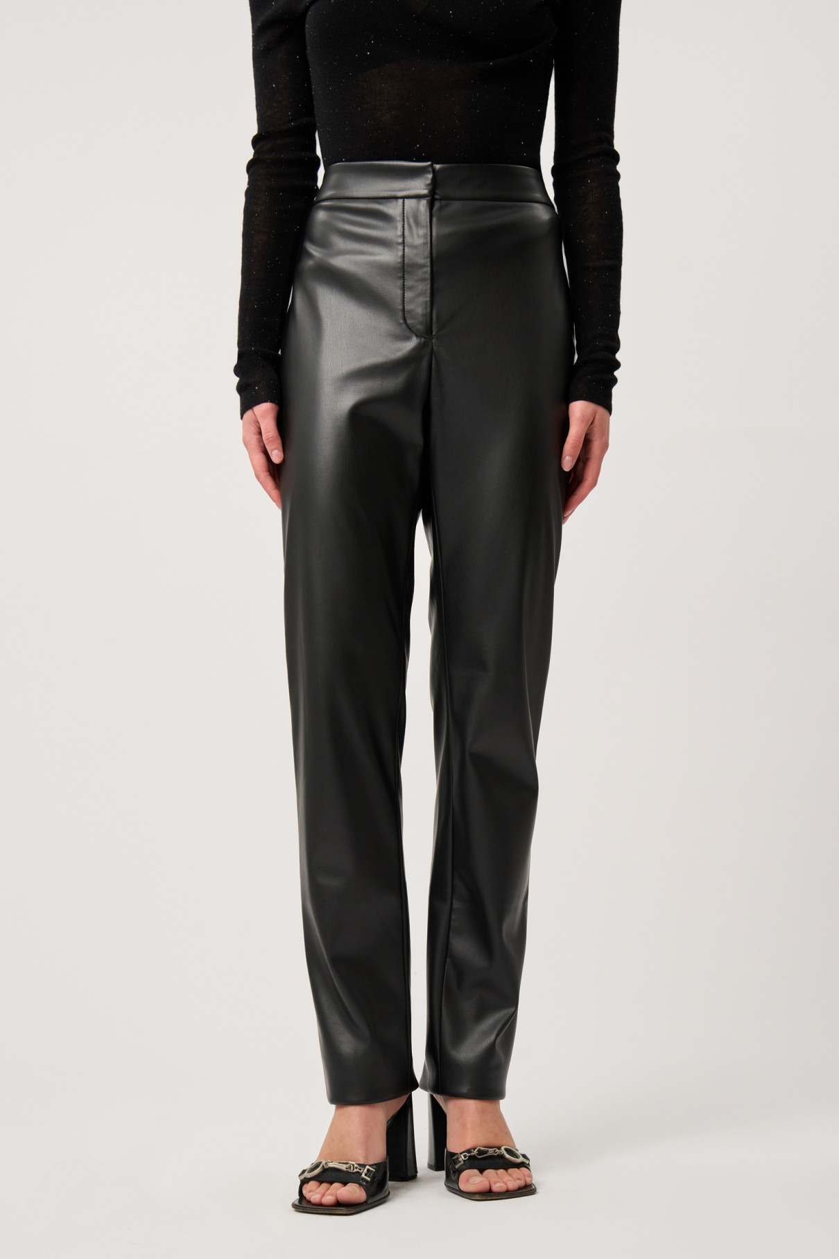 Прямые брюки из экокожи , Чёрный, арт. FR22041FWBLCK купить в интернет-магазине