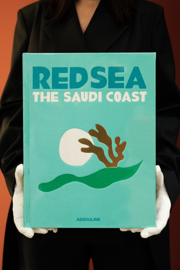 Книгa Assouline Saudi Arabia: Red Sea, The Saudi Coast ,  арт. 9781649800848 купить в интернет-магазине