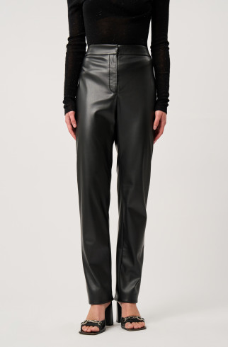 Прямые брюки из экокожи , Чёрный, арт. FR22041FWBLCK купить в интернет-магазине