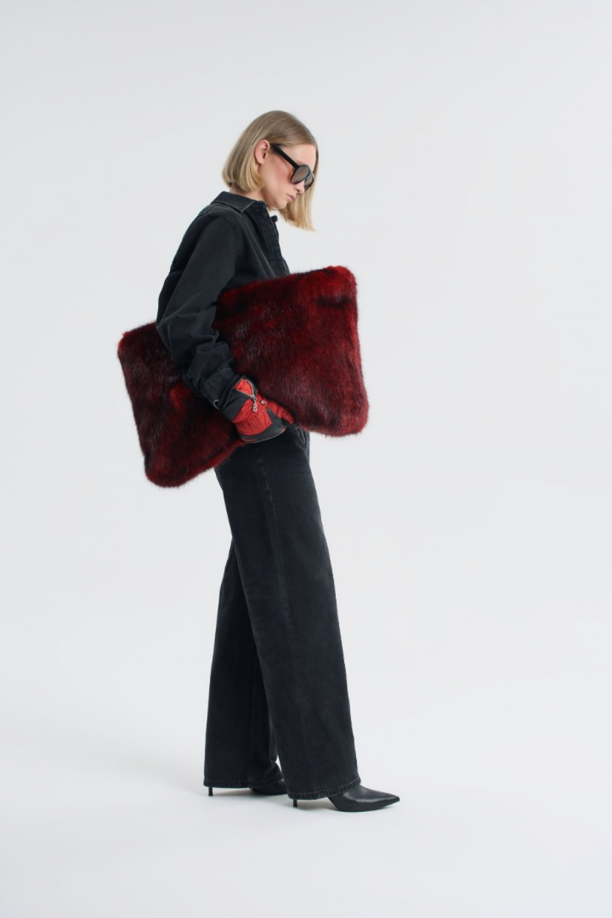 Сумка Coco , красный, арт. FR25FW1BG001W200RD купить в интернет-магазине Сумка Coco , красный, арт. FR25FW1BG001W200RD купить в интернет-магазине