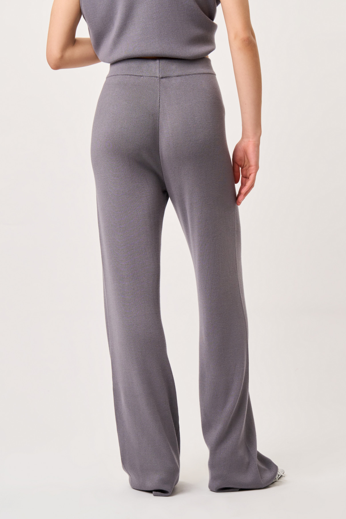 FR2204GRSPCO Трикотажные брюки прямого кроя, серый , арт. FR2204GRSPCO купить в интернет-магазине