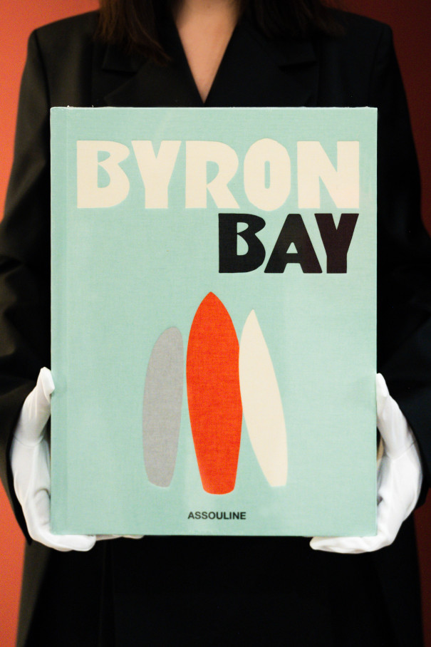 Книга ASSOULINE Byron Bay , арт. 9781649802699 купить в интернет-магазине