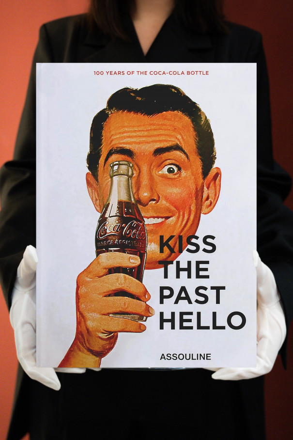 Книга ASSOULINE Kiss the Past Hello