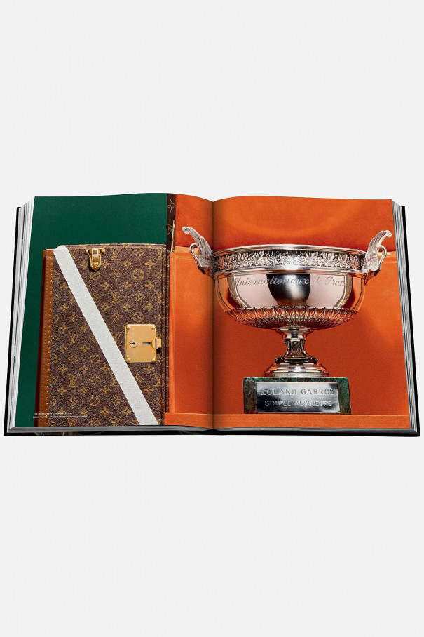 Книгa Assouline Louis Vuitton: Trophy Trunks