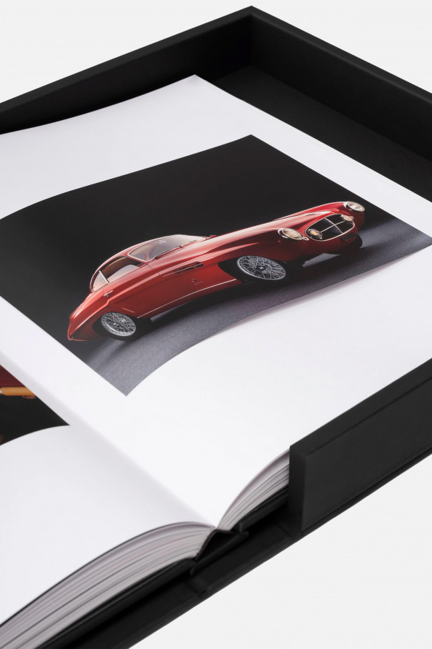 Коллекционная книгa The Impossible Collection of Cars by Assouline