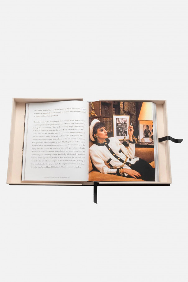 Книгa Assouline,Chanel: The Impossible Collection