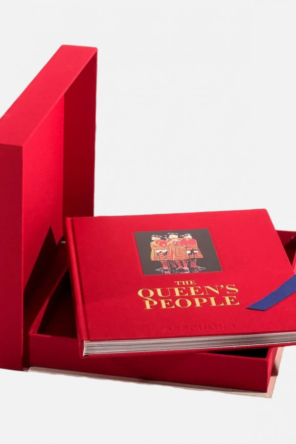 Книгa The Queen's People