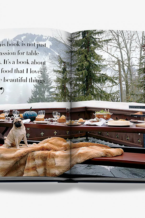 Книга ASSOULINE Valentino: At the Emperor's Table