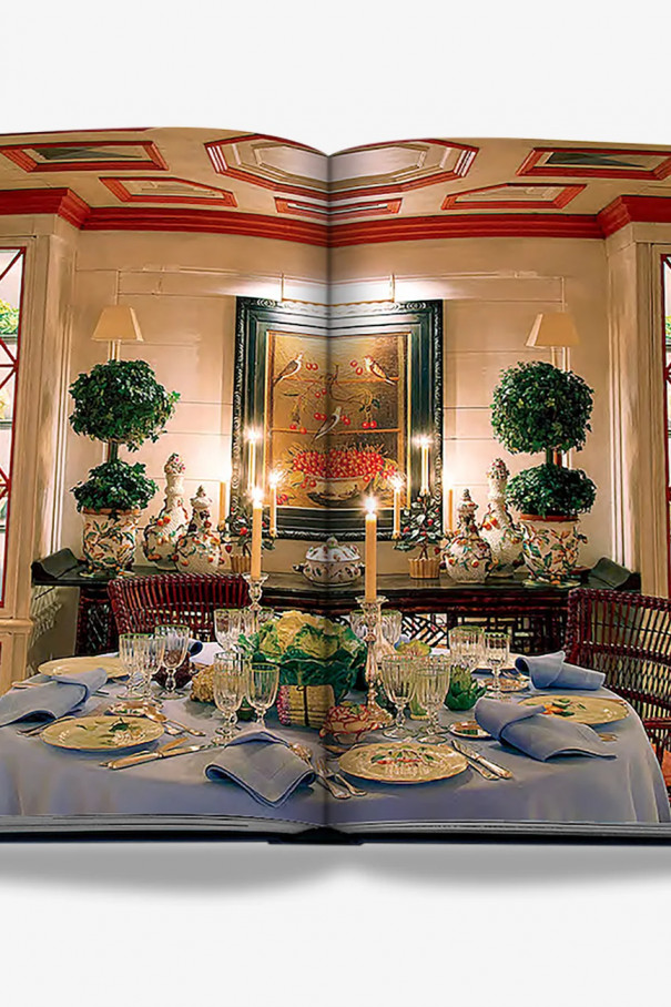 Книга ASSOULINE Valentino: At the Emperor's Table