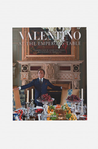 Книга ASSOULINE Valentino: At the Emperor's Table ,  арт. 9781614282938 купить в интернет-магазине