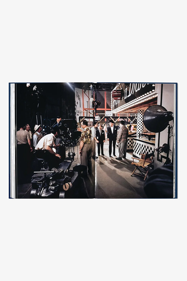 Книгa Frank Sinatra Has a Cold. Photographs by Phil Stern