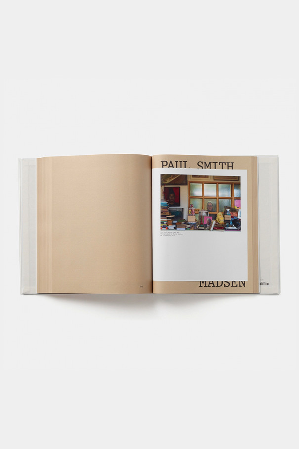 Книгa London Uprising: Fifty Fashion Designers, One City