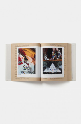 Книгa London Uprising: Fifty Fashion Designers, One City ,  арт. 9780714873350 купить в интернет-магазине