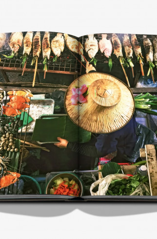 Книга Bangkok Spirit ,  арт. 9781649803504 купить в интернет-магазине