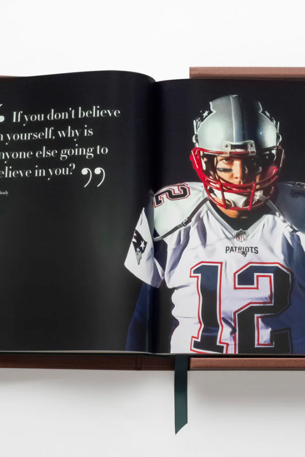 Книга Football: The Impossible Collection