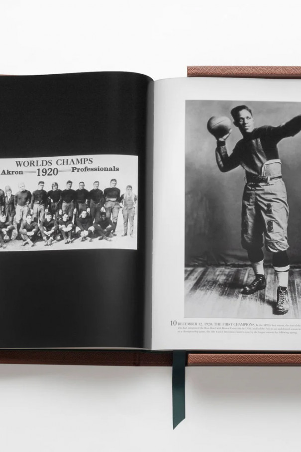Книга Football: The Impossible Collection