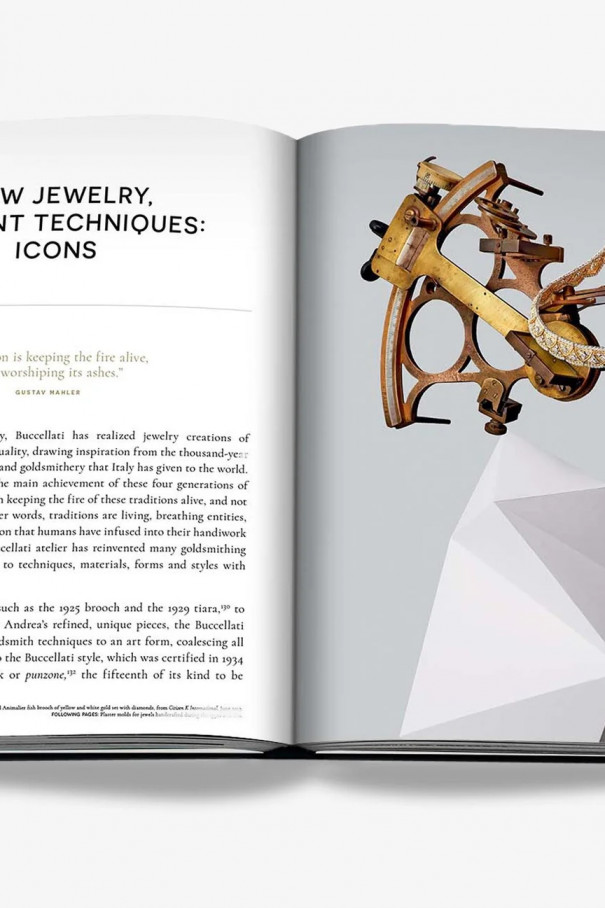 Книга Buccellati: A Century of Timeless Beauty
