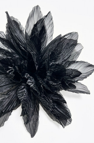 Брошь BIG BROOCH Pion plisse черный 20 см , Черный, арт. 35378359 купить в интернет-магазине