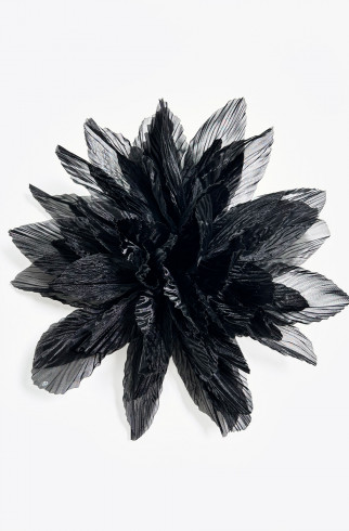 Брошь BIG BROOCH Pion plisse черный 20 см , Черный, арт. 35378359 купить в интернет-магазине