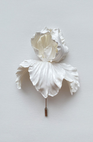 Брошь BIG BROOCH ирис белый , Белый, арт. 33219121 купить в интернет-магазине