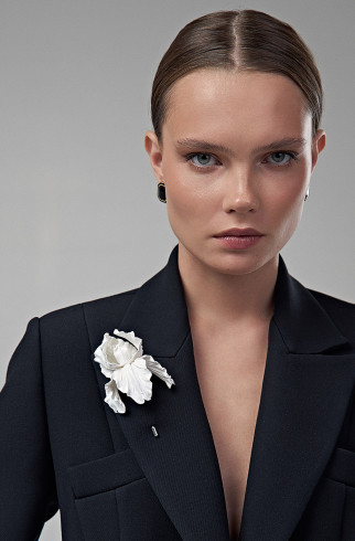 Брошь BIG BROOCH ирис белый , Белый, арт. 33219121 купить в интернет-магазине