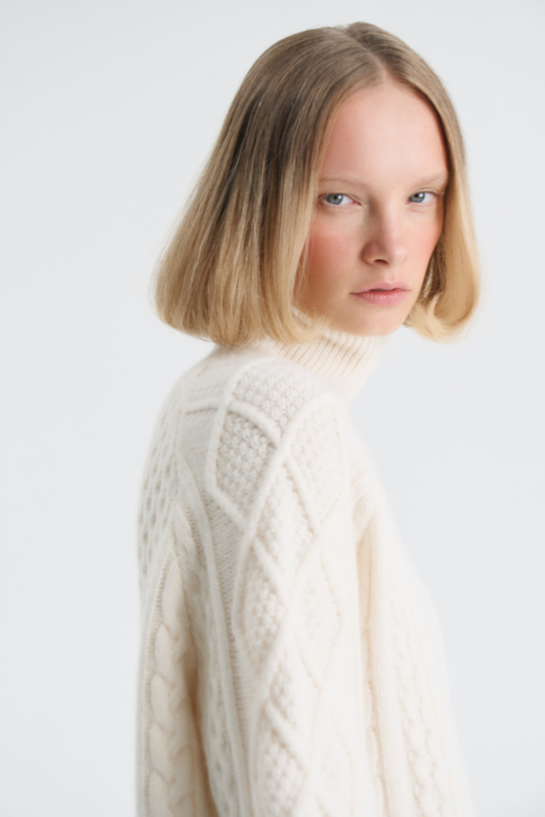 Свитер Betty , молочный, арт. FR25FW1SW000K200ML купить в интернет-магазине
