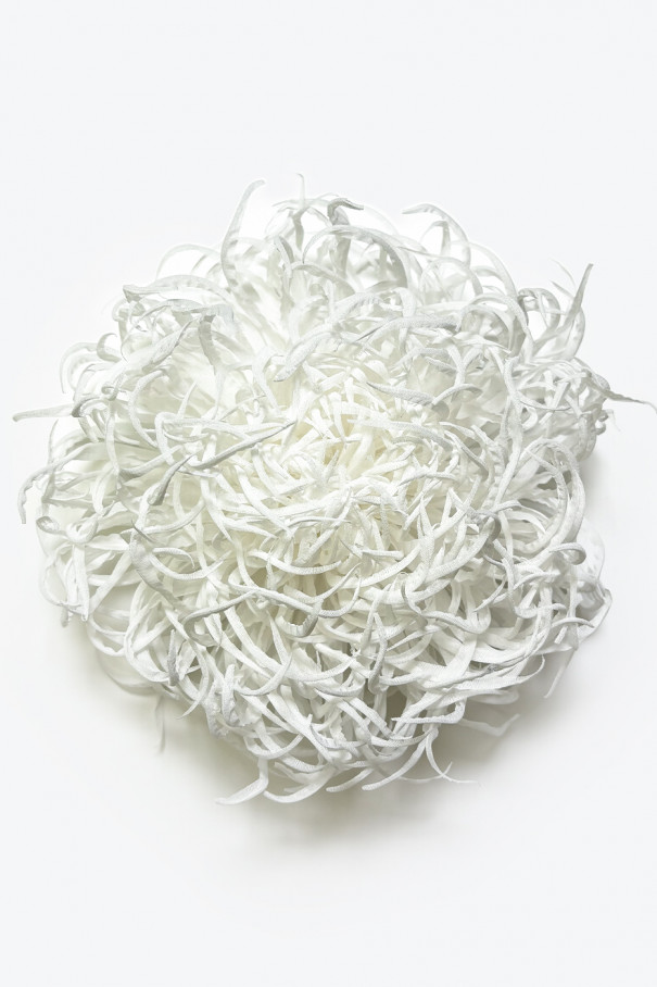 Брошь Astra, молочный , молочный, арт. 22301115 купить в интернет-магазине