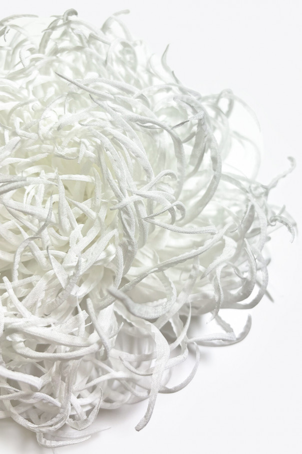 Брошь Astra, молочный , молочный, арт. 22301115 купить в интернет-магазине