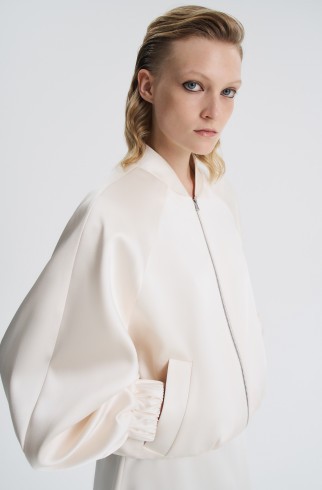 Бомбер оверсайз из тафты , Молочный, арт. FR26NY1BM40PCK450ML купить в интернет-магазине