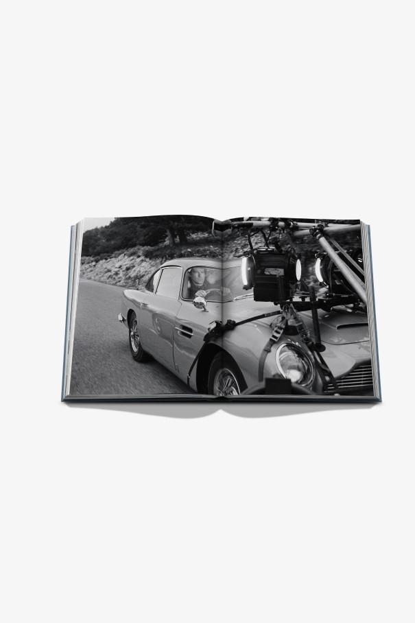 Книга James Bond Cars