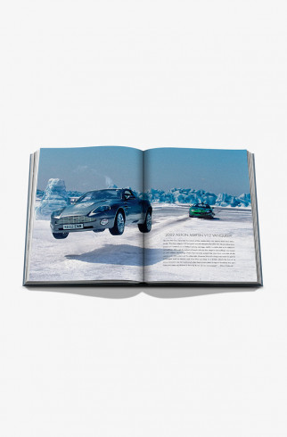 Книга James Bond Cars ,  арт. 9781649804976 купить в интернет-магазине