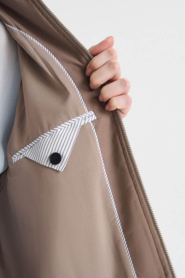 Куртка с контрастным кантом , коричневый, арт. FRASSJK00BR купить в интернет-магазине